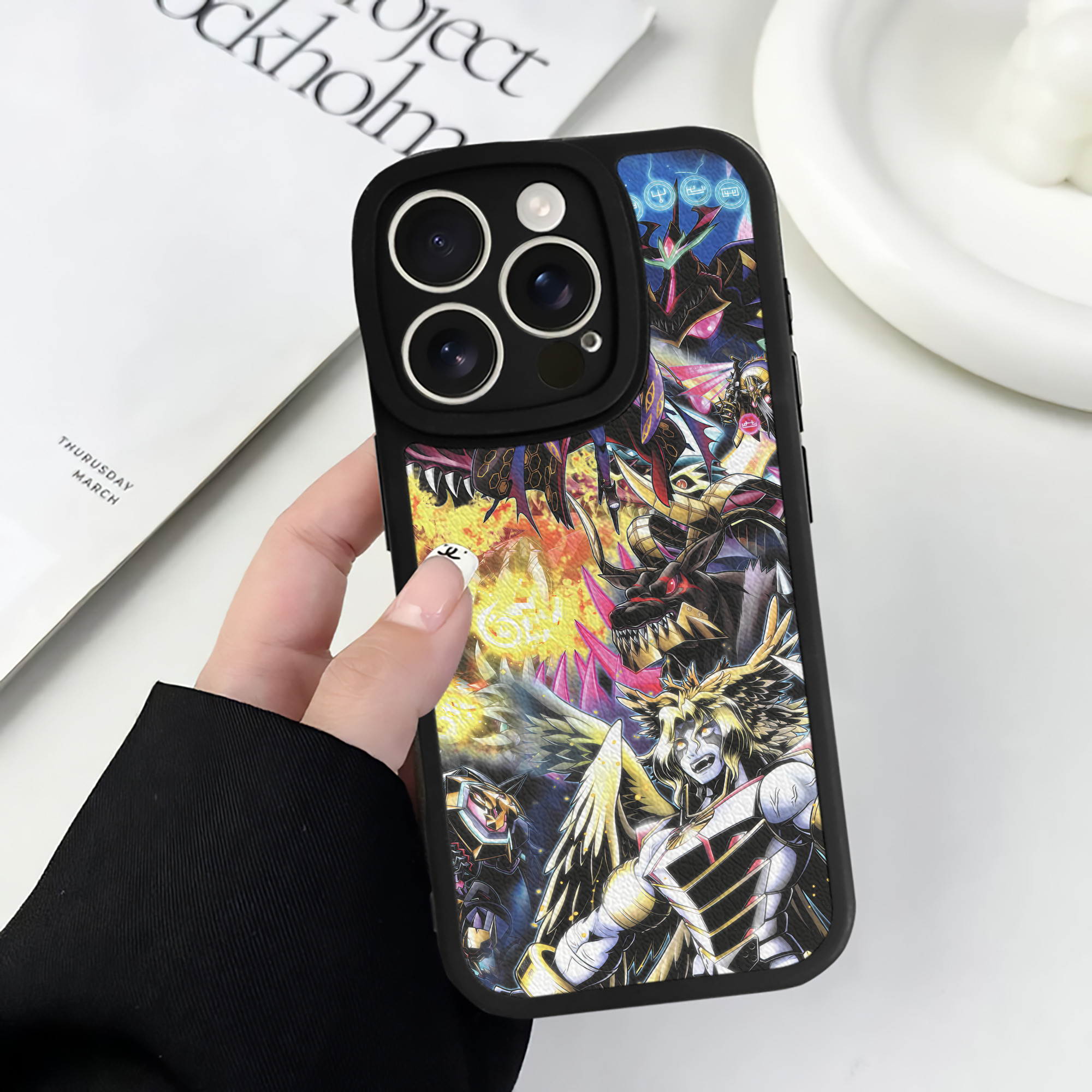 （画像用） Digimon デジタルモンスター/デジモン 【iPhone 16シリーズ対応】シリコンスマホケース（レザー調） 材質：シリコン